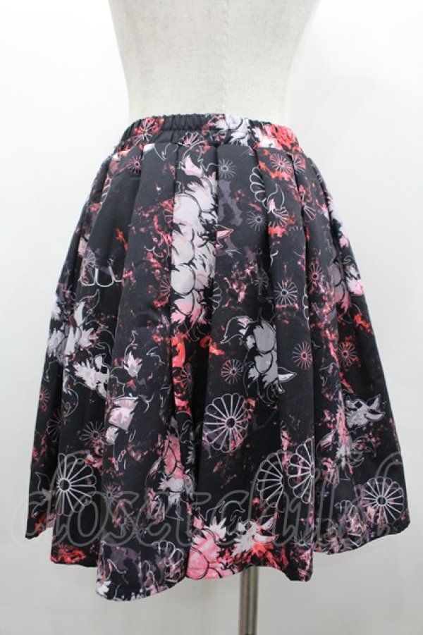 画像2: NieR Clothing / 九尾プリーツスカート  黒ｘ赤 I-26-02-25-088-PU-SK-SA-ZI (2)