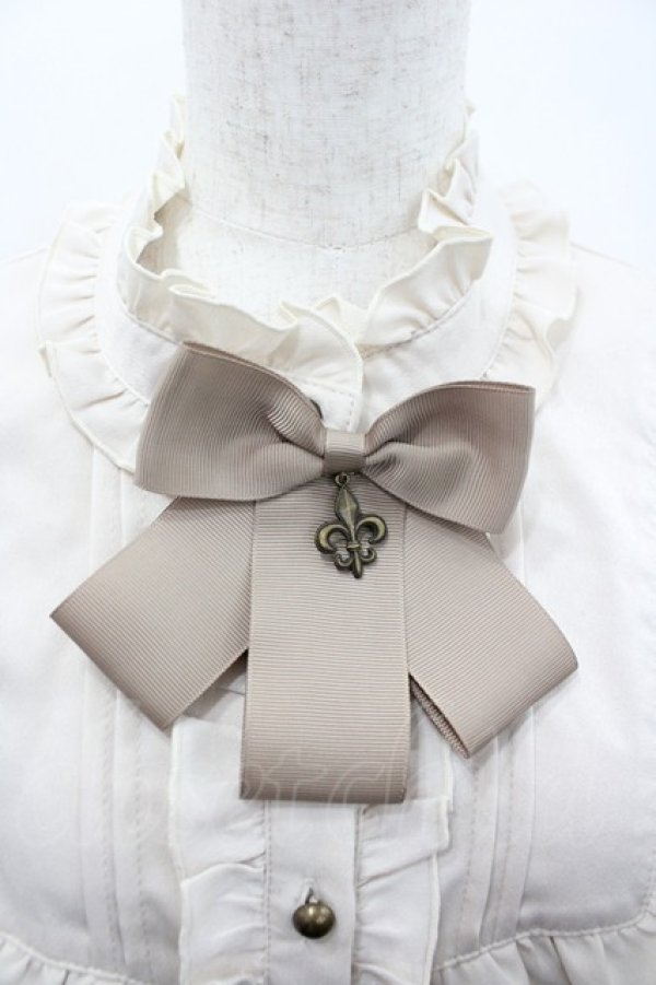 画像3: Amavel / フリルスタンドカラーブラウス F ベージュ I-26-02-28-003-CA-BL-TE-ZI (3)