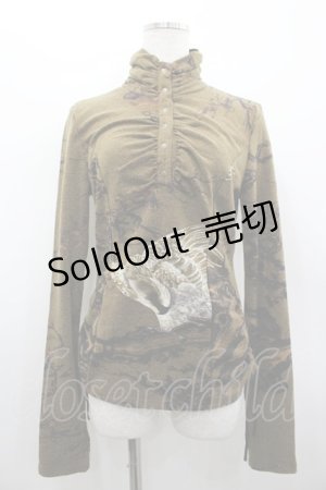 画像: Ozz Croce / 鳥プリントハイネックトップス  ブラウン I-26-02-28-036-OO-TO-SA-ZI