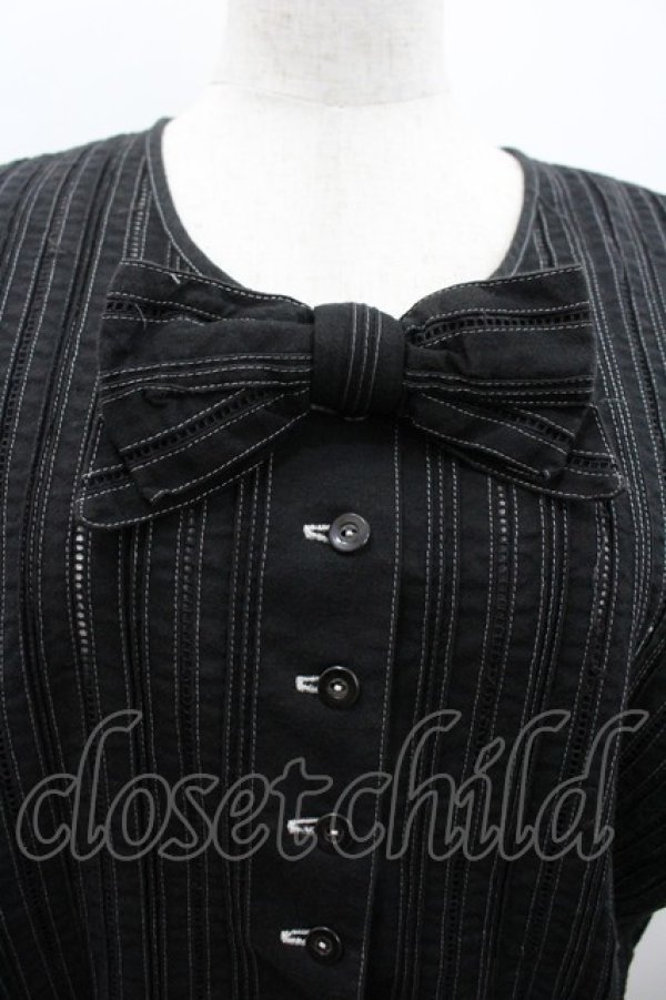 画像3: PINK HOUSE / 梯子レースストライプブラウス  黒 I-26-02-28-046-LO-BL-SA-ZI (3)