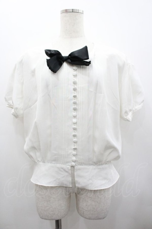 画像1: INGEBORG / ピンタックリボンタイ半袖ブラウス  白Ｘ黒 I-26-02-28-047-LO-BL-SA-ZI (1)