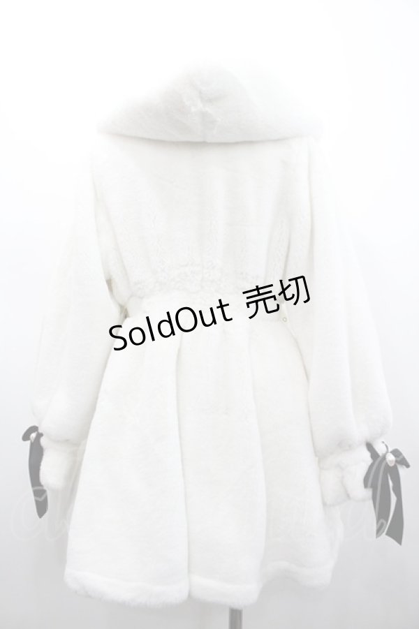 画像2: Rojita / ウエスト飾りベルトファーコート F 白 I-26-02-28-064-LO-JA-TE-ZI (2)