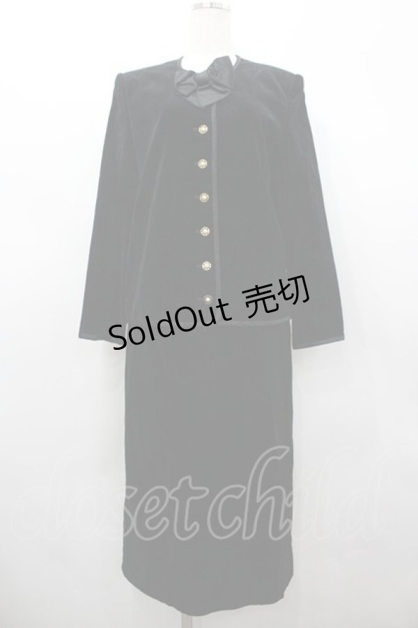 画像1: INGEBORG / 別珍リボンパールボタンジャケット&別珍スカートセットアップ  黒Ｘゴールド I-26-02-28-068-LO-JA-SA-ZI (1)