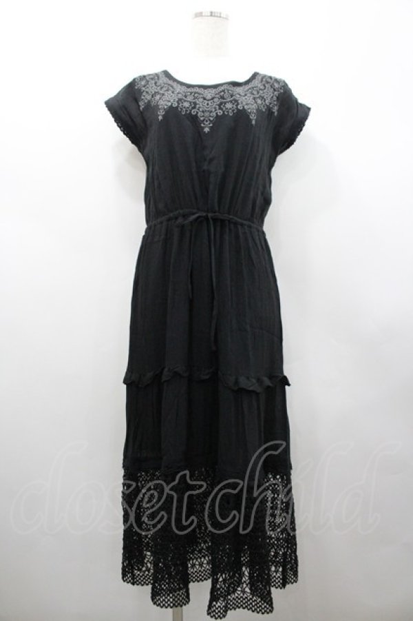 画像1: axes femme / プリント&裾メッシュ切替半袖ワンピース  黒Ｘグレー I-26-02-28-094-AX-TO-SA-ZI (1)