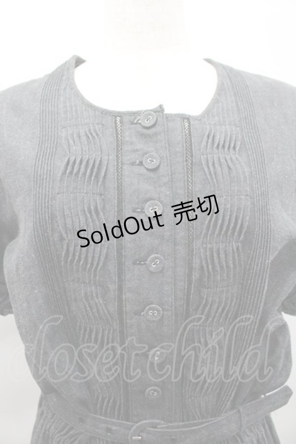 画像3: INGEBORG / ピンタック半袖デニムワンピース  黒デニム I-26-02-28-101-LO-OP-SA-ZI (3)