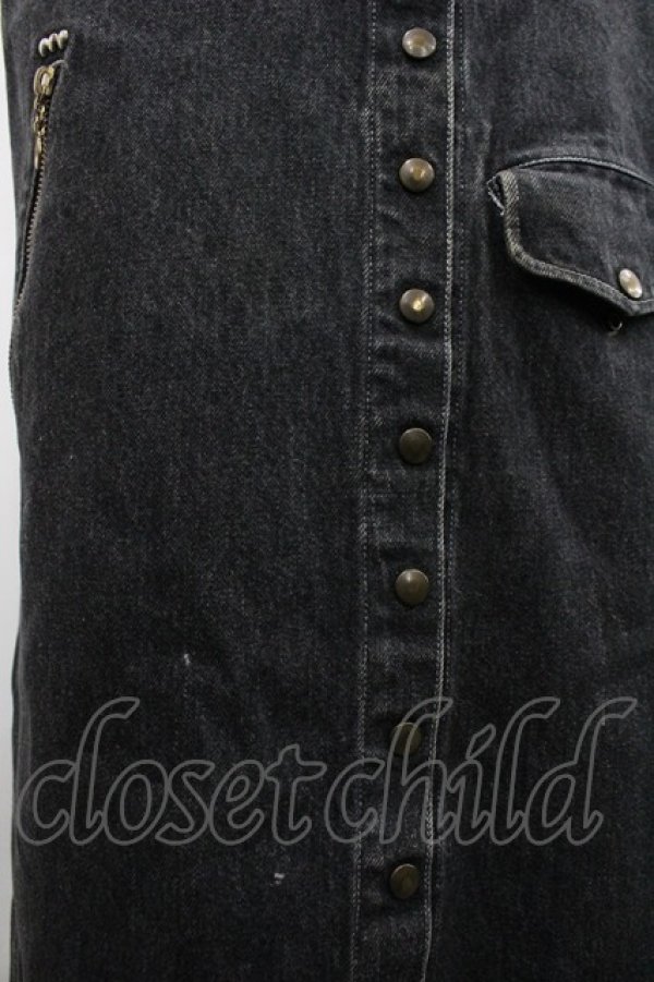 画像3: PINK HOUSE / スナップボタンデニムジャンパースカート  黒デニム I-26-02-28-102-LO-OP-SA-ZI (3)