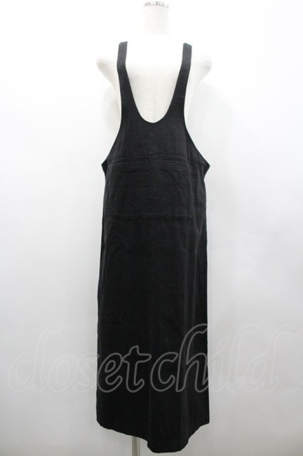 画像1: INGEBORG / ポケットデザインジャンパースカート  黒 I-26-02-28-103-LO-OP-SA-ZI (1)