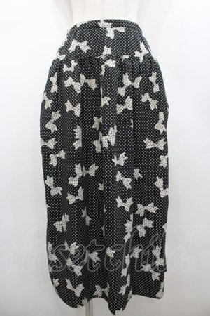 画像: INGEBORG / ドットリボンプリントスカート  黒Ｘ白 I-26-02-28-116-LO-SK-SA-ZI