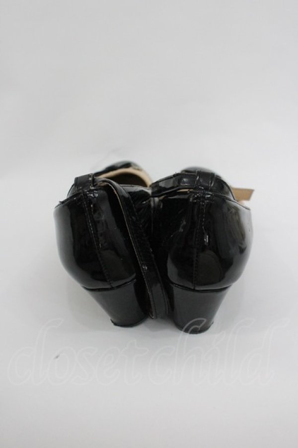 画像3: axes femme / リボン襟風デザインパンプス M 黒Ｘアイボリー I-26-02-28-227-AX-SH-SA-ZI (3)