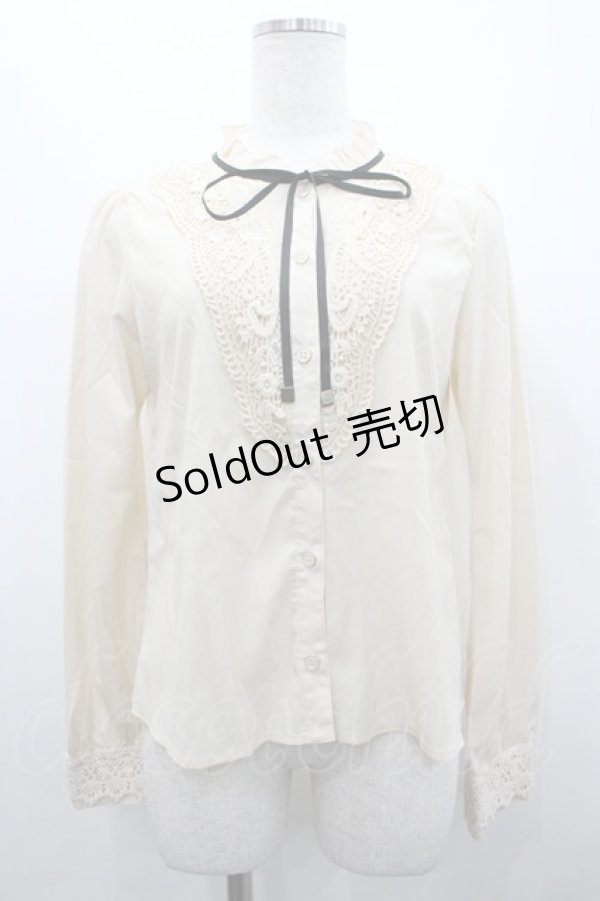 画像1: axes femme / リボン付きレース使いブラウス  生成り I-26-02-28-021-AX-BL-SA-ZI (1)