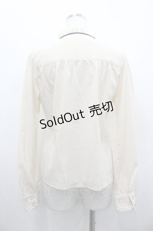 画像2: axes femme / リボン付きレース使いブラウス  生成り I-26-02-28-021-AX-BL-SA-ZI (2)