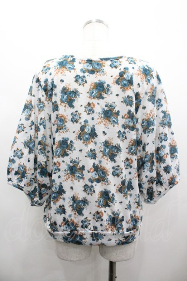 画像2: axes femme / 薔薇柄ドルマントップス  白Ｘ青 I-26-02-28-022-AX-TO-SA-ZI (2)