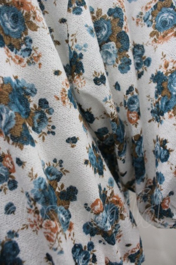 画像4: axes femme / 薔薇柄ドルマントップス  白Ｘ青 I-26-02-28-022-AX-TO-SA-ZI (4)