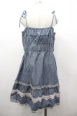 画像2: axes femme / レースフリルキャミワンピース  ブルーＸ生成り I-26-03-02-038-AX-OP-SA-ZI (2)