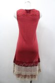 画像2: axes femme / フロントレースパールノースリーブワンピース  赤 I-26-03-02-056-AX-OP-SA-ZI (2)