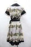 画像2: axes femme / フラワーボーダー柄ワンピース M クロ I-26-03-02-075-AX-OP-SA-ZI (2)