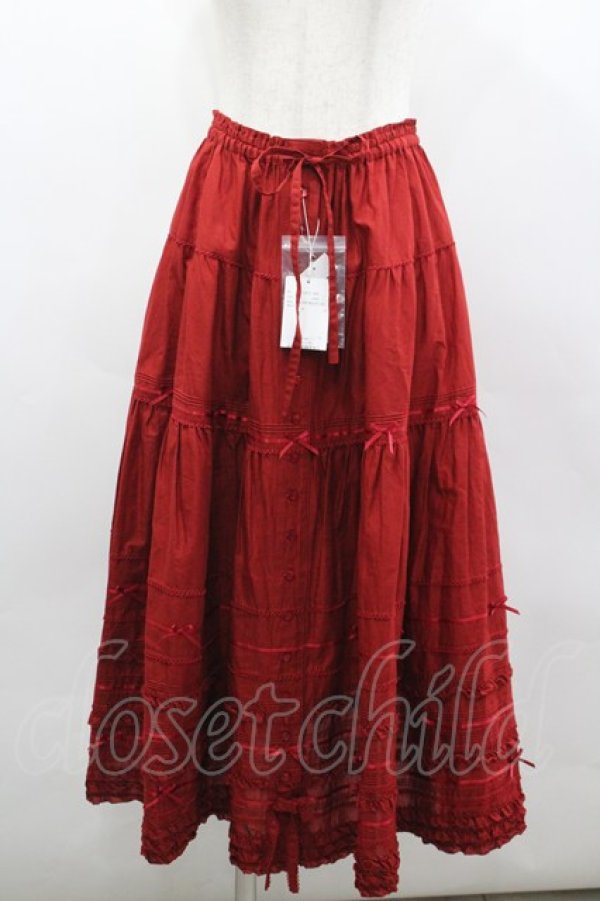 画像1: PINK HOUSE / サテンリボンいっぱいローンティアードミディスカート  赤 I-26-03-04-043-LO-SK-TE-ZI (1)