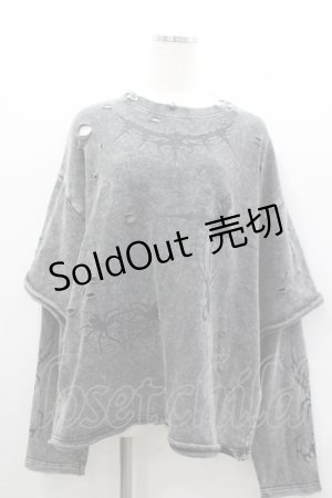 画像: REFLEM / 吹き付けペイントフェイクレイヤードダメージスウェットトレーナー  グレー I-26-03-04-010-PU-TO-TE-ZI