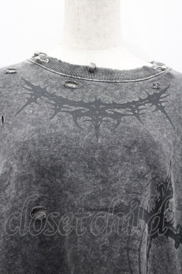 画像2: REFLEM / 吹き付けペイントフェイクレイヤードダメージスウェットトレーナー  グレー I-26-03-04-010-PU-TO-TE-ZI (2)