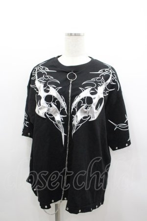 画像: REFLEM / チェーン付きアップリケ半袖 Tシャツ  黒 I-26-03-04-011-PU-TS-TE-ZI