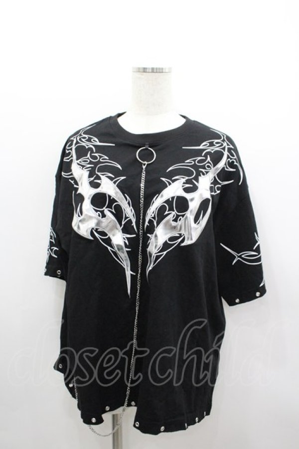 画像1: REFLEM / チェーン付きアップリケ半袖 Tシャツ  黒 I-26-03-04-011-PU-TS-TE-ZI (1)