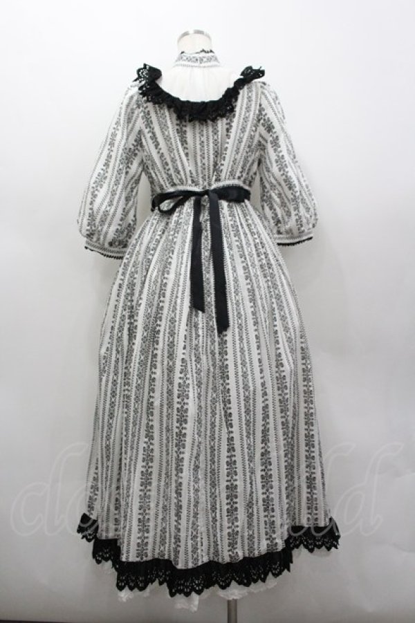 画像3: ALICE and the PIRATES / 〜Eden〜漆黒の薔薇と光の雫カラミドビーロングワンピース  白Ｘ黒 I-26-03-04-024-PA-OP-SA-ZI (3)