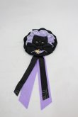 画像1: Angelic Pretty / Milk Catワッペンロゼッタブローチ  黒Ｘラベンダー I-26-03-05-058-AP-ZA-SA-ZI (1)