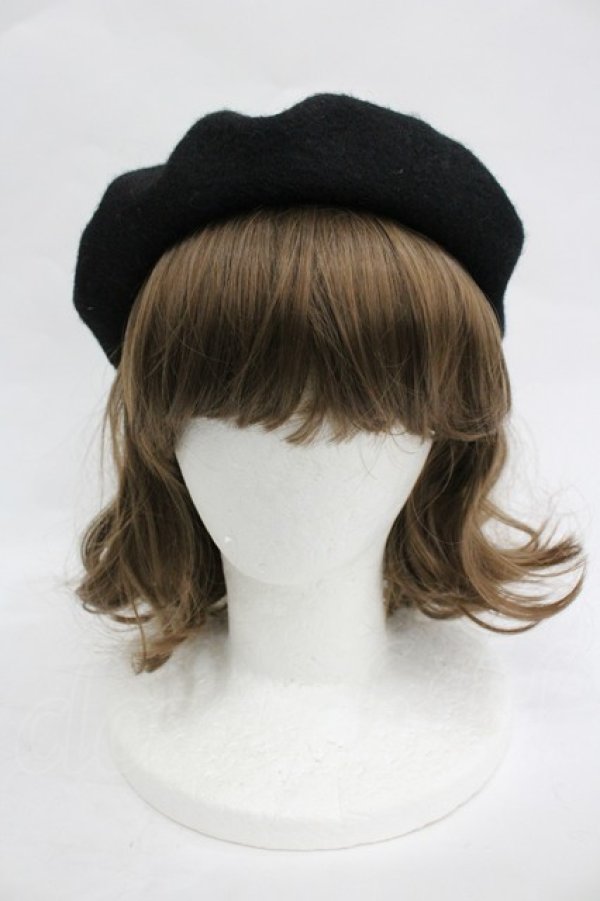 画像2: ATELIER PIERROT / ハリー・ポッターリボンブローチ付きレースアップベレー帽  レイブンクロー（ブルー） I-26-03-05-084-EL-ZA-KB-ZI (2)