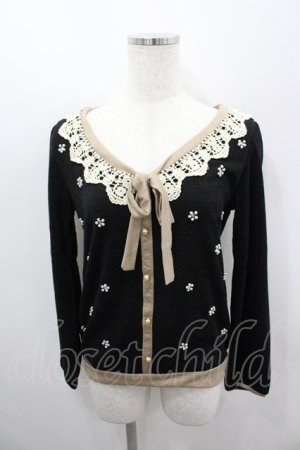 画像: axes femme / パール&ビジューフラワープルオーバー M クロ I-26-03-06-035-AX-TO-SA-ZI