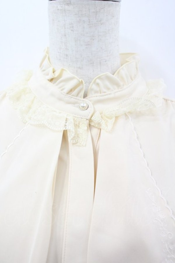 画像2: axes femme / バラ刺繍ラッフルフリルブラウス  生成り I-26-03-06-006-AX-BL-SA-ZI (2)