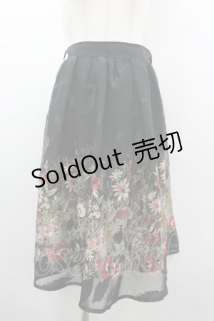 画像: axes femme / リボン付花柄フレアスカート M ブラック I-26-03-10-079-AX-SK-SA-ZI