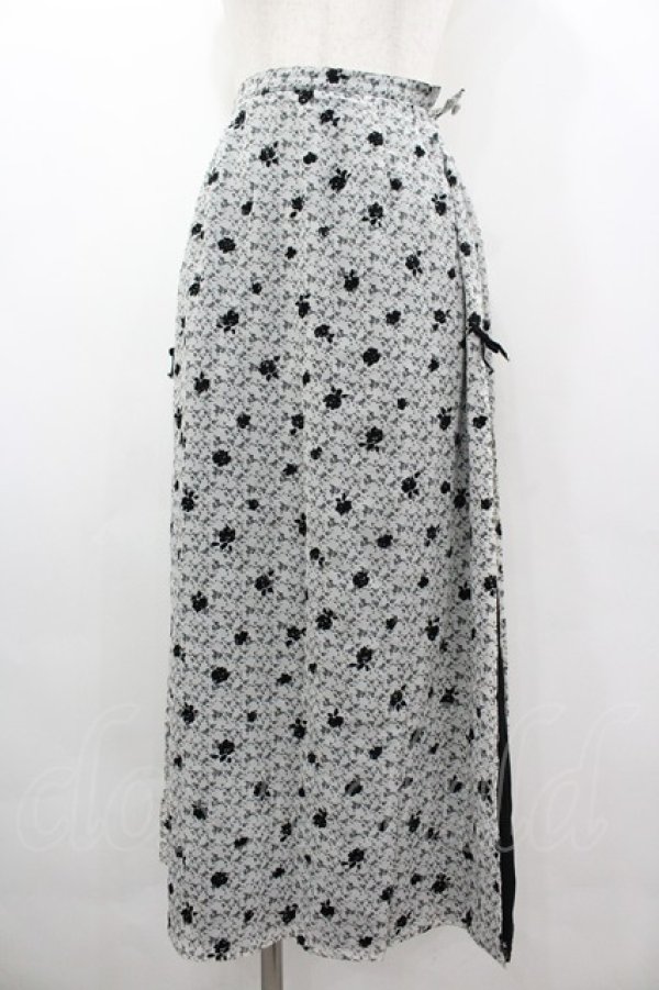 画像1: INGEBORG / フロッキーバラptスカート  ホワイト×ブラック I-26-03-10-085-LO-SK-SA-ZI (1)