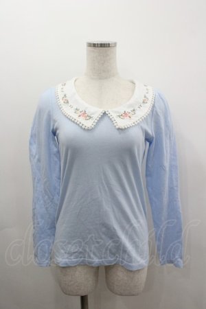 画像: Fi.n.t / フラワー襟刺繍カットソー  サックスＸ白 I-26-03-12-007-CA-TO-SA-ZI