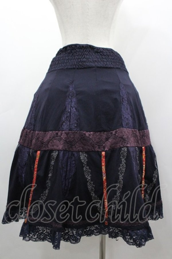 画像2: Ozz oneste / 蝶刺繍&裾レース2wayスカート  ネイビー I-26-03-12-072-OO-SK-SA-ZI (2)