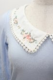 画像2: Fi.n.t / フラワー襟刺繍カットソー  サックスＸ白 I-26-03-12-007-CA-TO-SA-ZI (2)