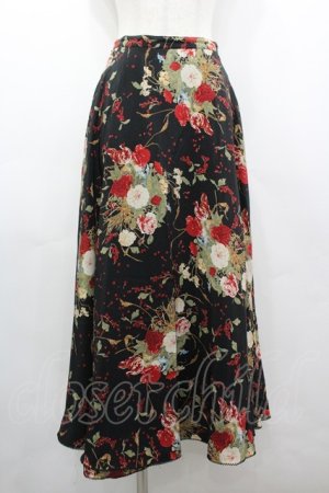 画像: KANEKO ISAO / 赤い木の実とブーケ柄スカート  ブラック I-26-03-12-081-EL-SK-SA-ZI