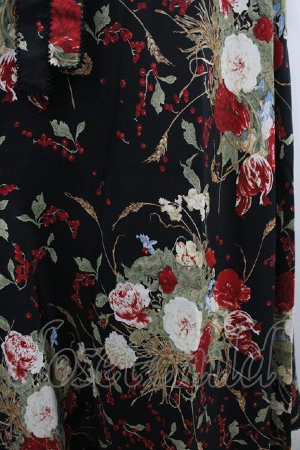 画像3: KANEKO ISAO / 赤い木の実とブーケ柄スカート  ブラック I-26-03-12-081-EL-SK-SA-ZI (3)