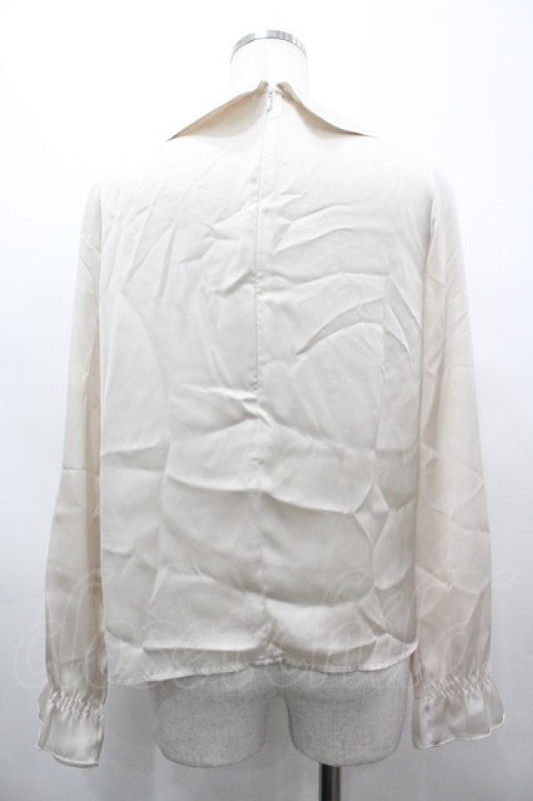 画像2: Fi.n.t / ヨークレース切替トップス F アイボリー I-26-03-14-005-CA-BL-TE-ZI (2)