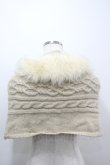 画像2: axes femme / ファー付ニットスヌード  ベージュ I-26-03-14-106-AX-ZA-HR-ZI (2)
