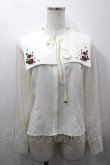 画像1: axes femme / 薔薇刺繍付け襟セットブラウス  白Ｘ赤 I-26-03-16-004-AX-BL-SA-ZI (1)