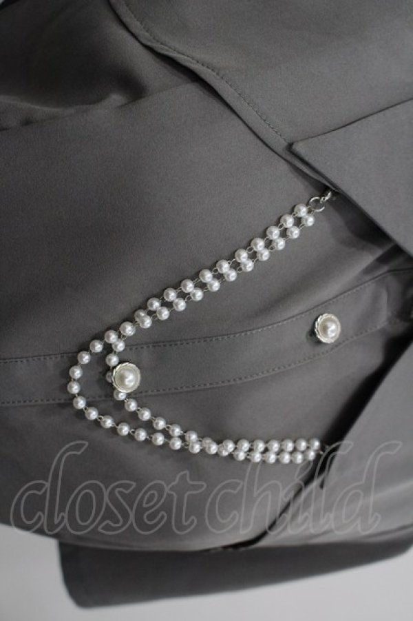 画像2: axes femme / パールチェーン半袖ブラウス  グレーＸ白 I-26-03-16-005-AX-BL-SA-ZI (2)