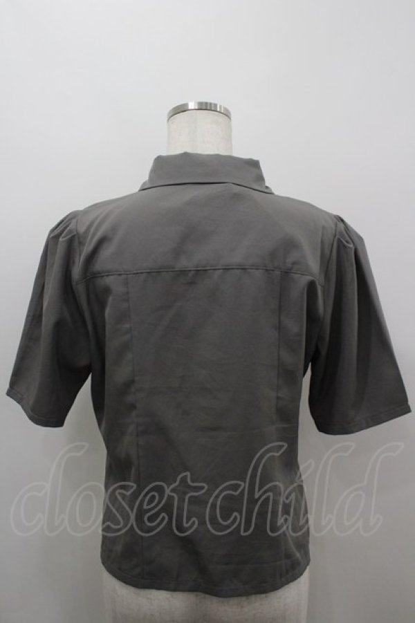 画像3: axes femme / パールチェーン半袖ブラウス  グレーＸ白 I-26-03-16-005-AX-BL-SA-ZI (3)