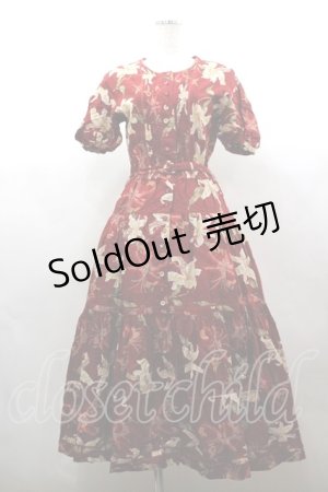 画像: INGEBORG / 百合柄半袖ワンピース  赤Ｘ白 I-26-03-16-099-LO-OP-SA-ZI