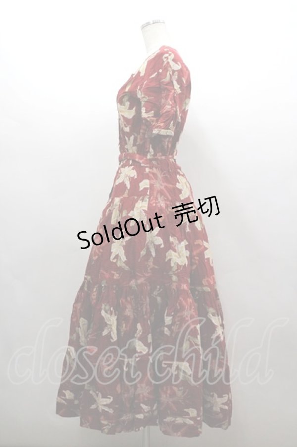 画像2: INGEBORG / 百合柄半袖ワンピース  赤Ｘ白 I-26-03-16-099-LO-OP-SA-ZI (2)