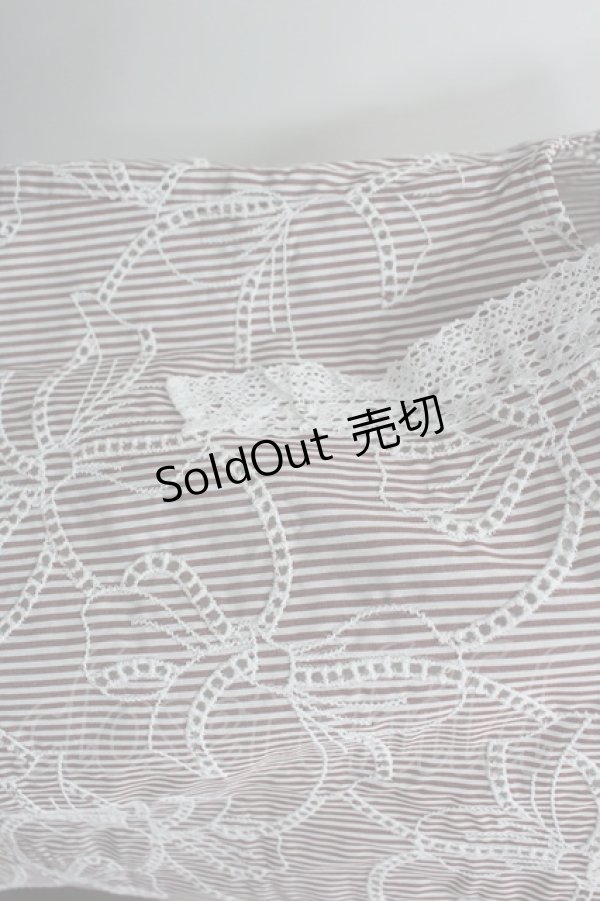 画像2: INGEBORG / ストライプアイレットリボン刺繍ブラウス 3(サイズ9号) 赤Ｘ白 I-26-03-16-014-LO-BL-SA-ZI (2)