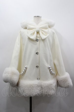 画像: Princess Melody / リボン付きボリュームファーフードケープコート  白 I-26-03-19-027-EL-CO-SA-ZI