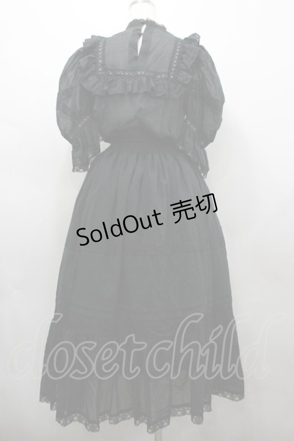 画像3: SERAPHIM / ハイネックフリル半袖ワンピース  黒 I-26-03-23-061-LO-OP-SA-ZI (3)