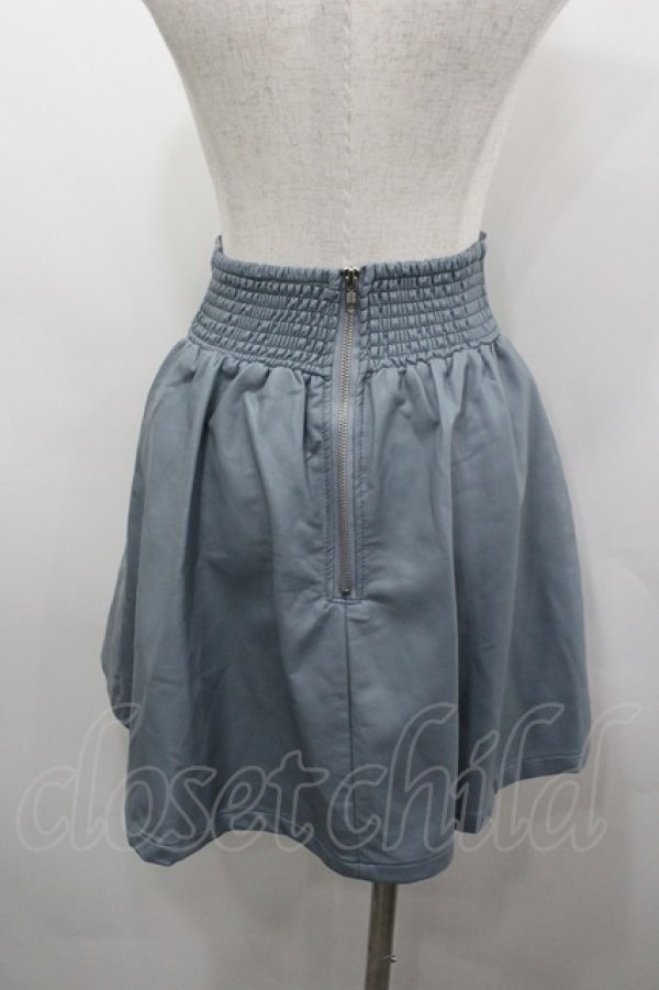 画像2: lilLilly / レザーフレアミニスカート  グレー I-26-03-23-066-LO-SK-SA-ZI (2)