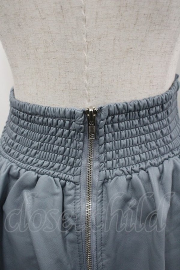 画像3: lilLilly / レザーフレアミニスカート  グレー I-26-03-23-066-LO-SK-SA-ZI (3)