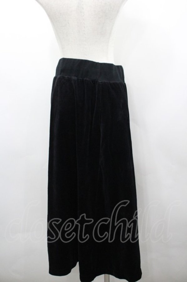 画像3: INGEBORG / カメリア刺繍入りベロアスカート  ブラック I-26-03-23-079-LO-SK-SA-ZI (3)